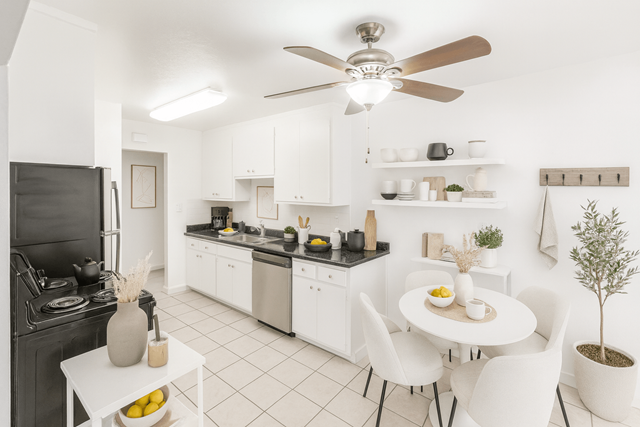 1-bedroom apartment at Park Manor Apartments in Hayward, CA